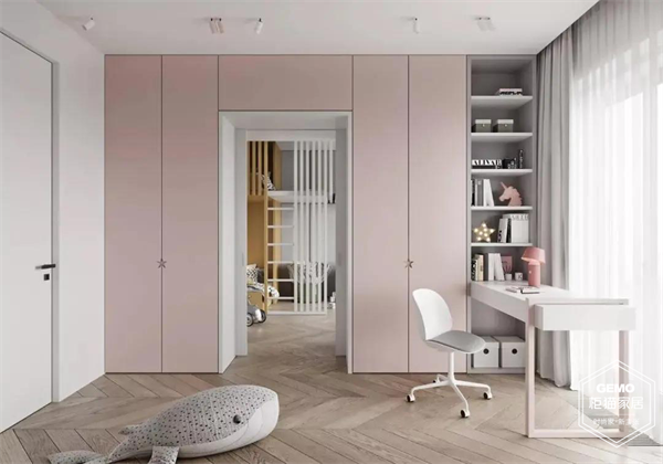 定制家具是當下消費者選擇家裝的重要方式，熱度更是一直持續，定制家具有很多優勢，當然也有一些細節消費者要特別注意，